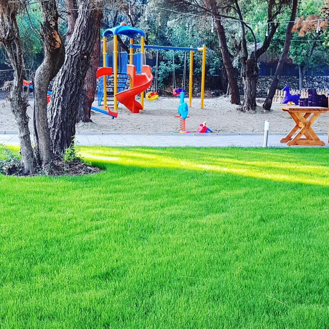 Green Pine Beach & Bungallows 히사뢰뉘 외부 사진
