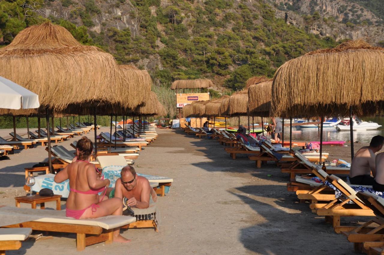 Green Pine Beach & Bungallows 히사뢰뉘 외부 사진
