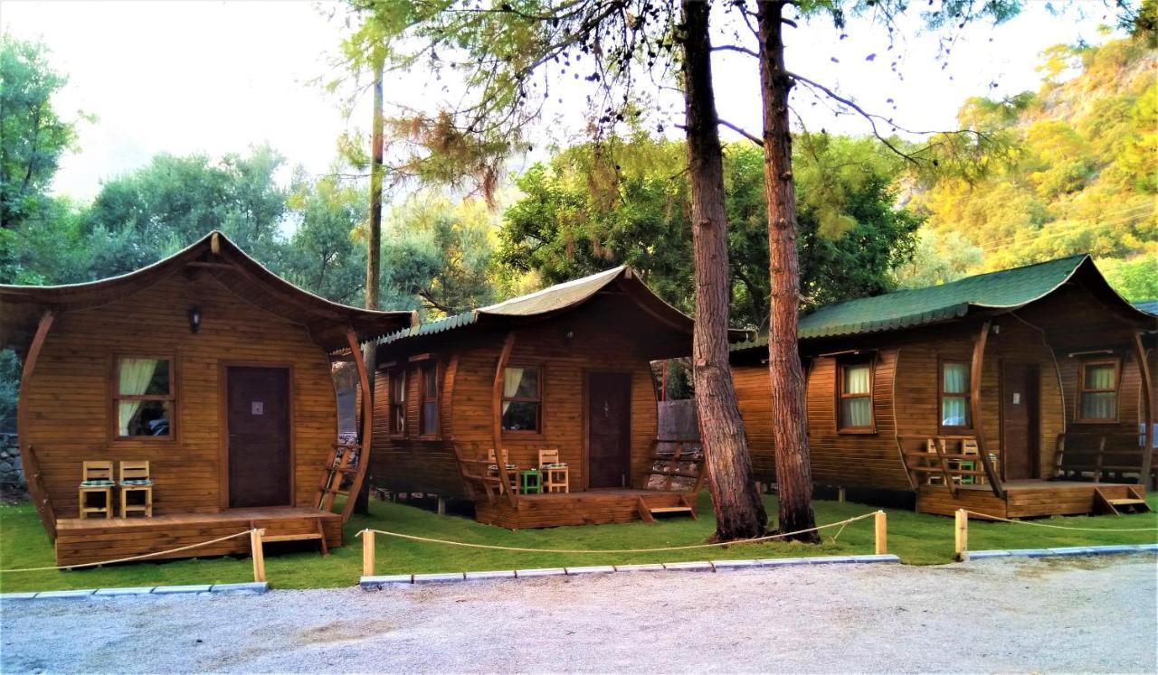 Green Pine Beach & Bungallows 히사뢰뉘 외부 사진