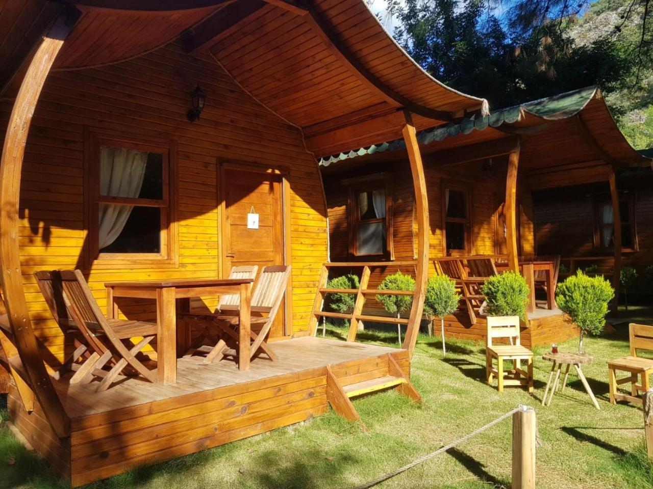 Green Pine Beach & Bungallows 히사뢰뉘 외부 사진