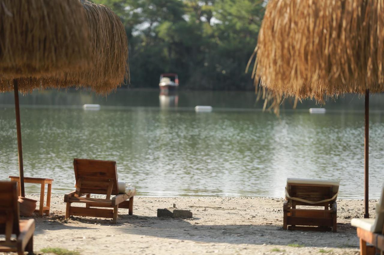 Green Pine Beach & Bungallows 히사뢰뉘 외부 사진