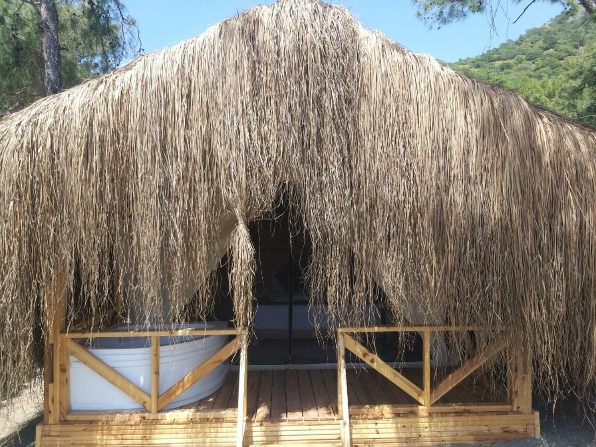 Green Pine Beach & Bungallows 히사뢰뉘 외부 사진